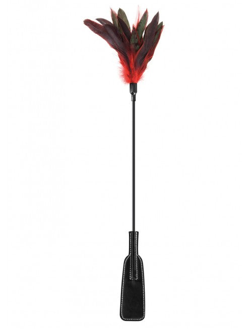 Cravache main avec plumes